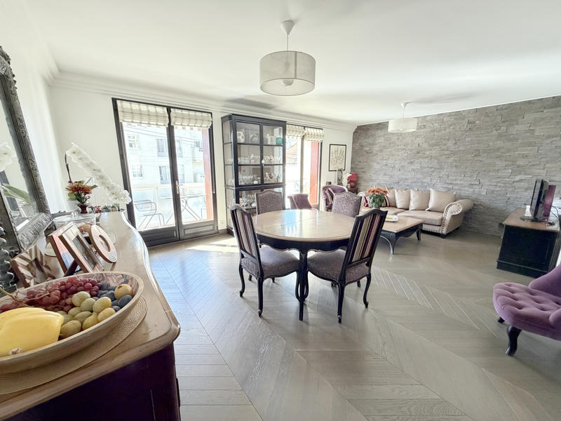 Appartement - 81 m² - 3 pièces