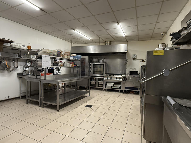 Fonds de commerce - Magasins - 256 m²
