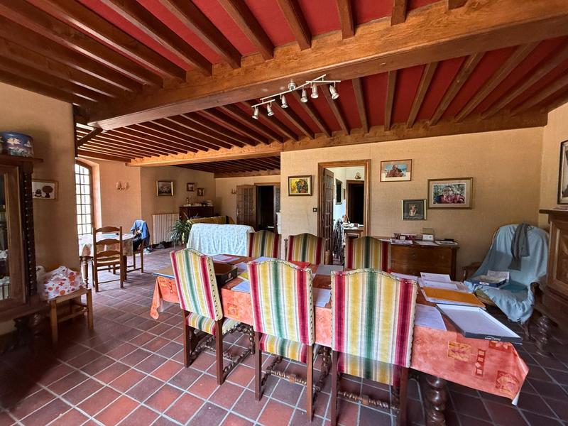 Maison - 220 m² - 7 pièces