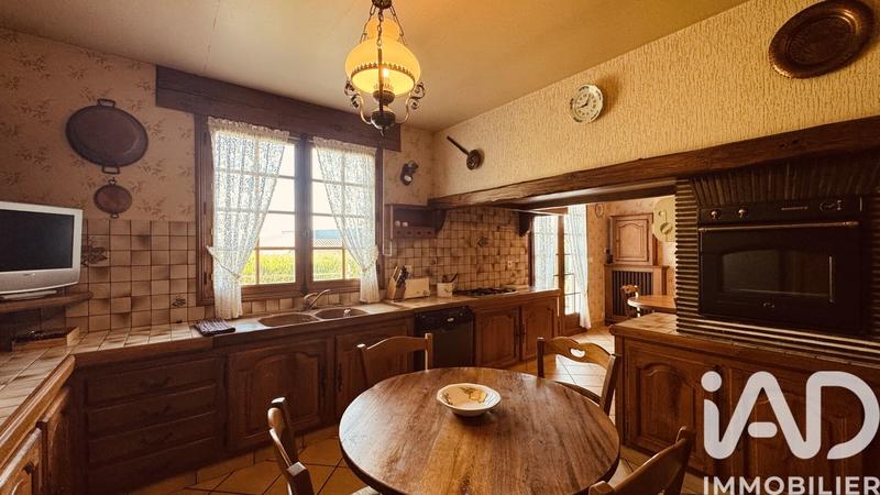 Maison - 230 m² - 8 pièces