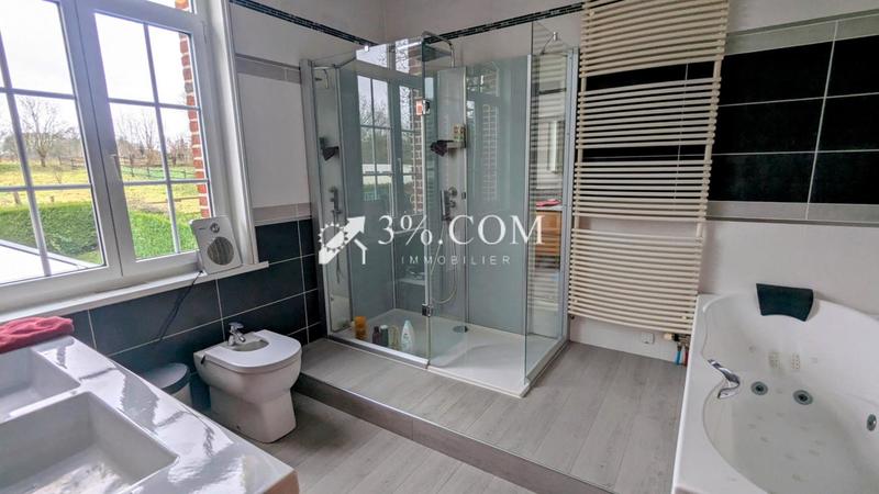 Propriété - 230 m² - 7 pièces