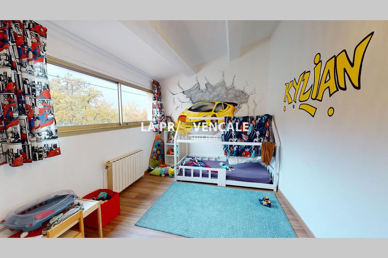 Maison - 200 m² - 7 pièces