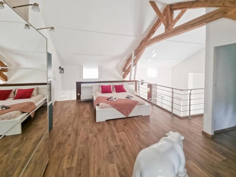 Maison - 207 m² - 7 pièces