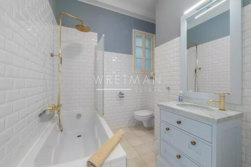 Appartement - 185 m² - 7 pièces