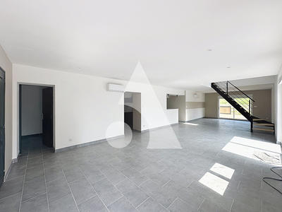 Maison - 180 m² - 6 pièces