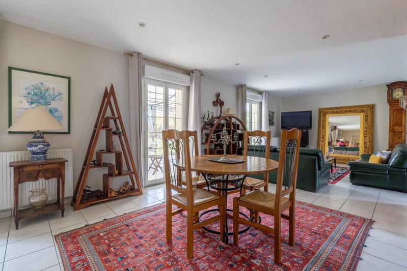 Maison - 181 m² - 7 pièces