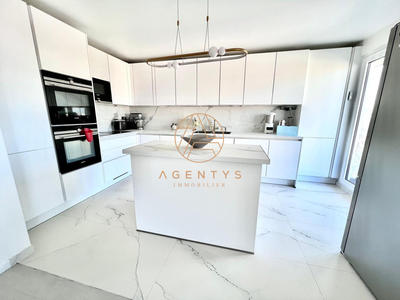 Appartement - 102 m² - 5 pièces