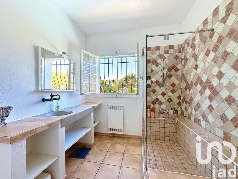 Maison - 259 m² - 8 pièces