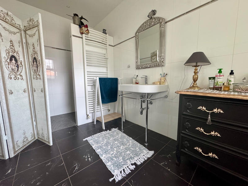 Maison - 238 m² - 7 pièces