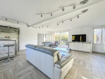 Maison traditionnelle - 363 m² - 10 pièces