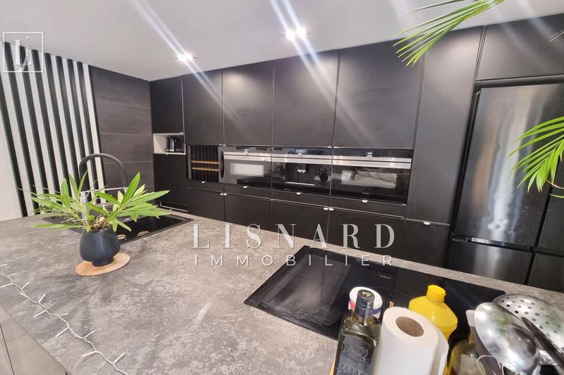 Appartement - 75 m² - 3 pièces