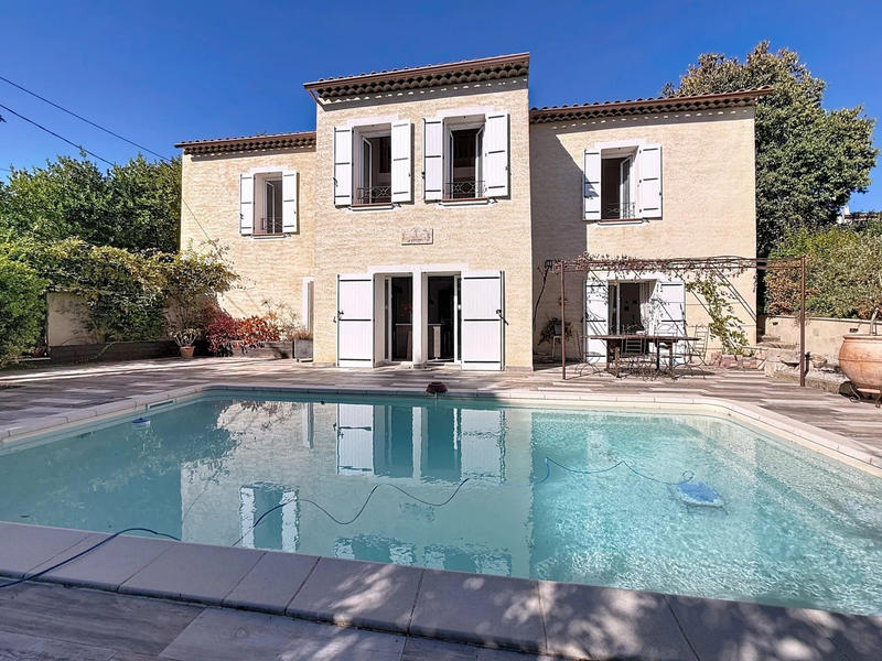 Maison - 190 m² - 5 pièces