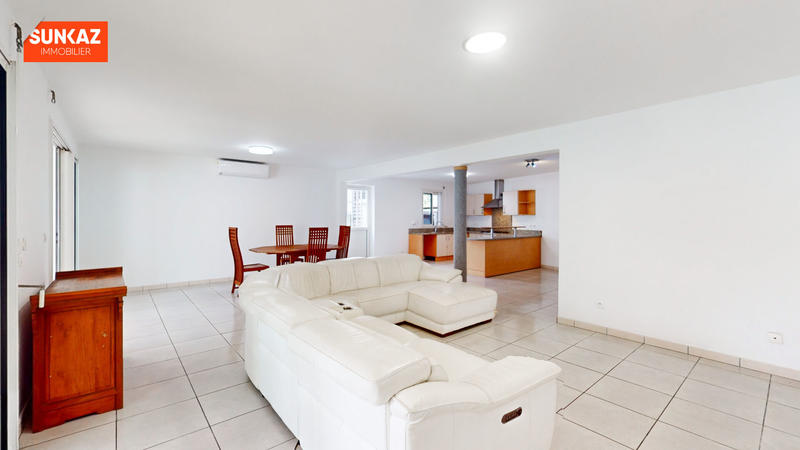 Maison - 144 m² - 5 pièces