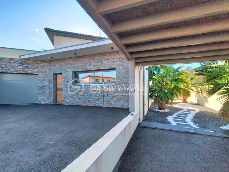 Maison - 220 m² - 7 pièces