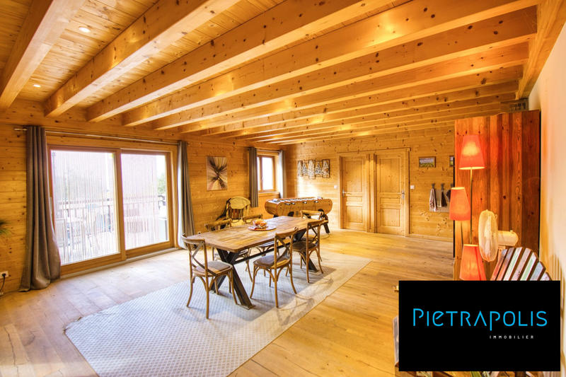 Châlet - 258 m² - 7 pièces