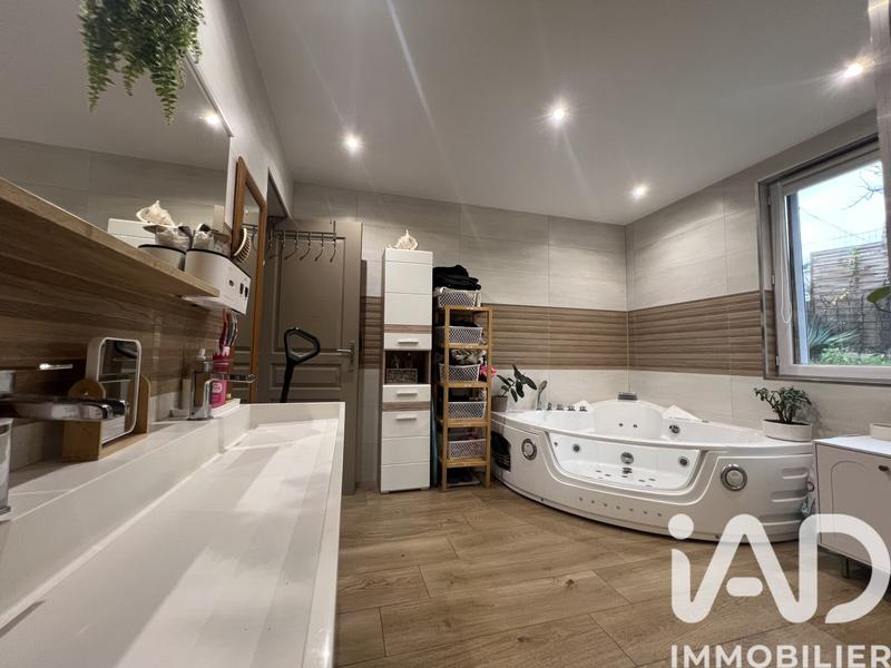 Maison - 108 m² - 6 pièces