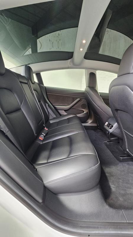 Tesla Model 3 Autonomie Standard Plus Rwd