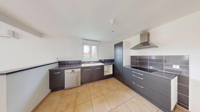 Maison - 94 m² - 5 pièces