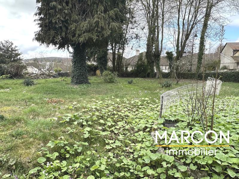 Maison - 302 m² - 15 pièces