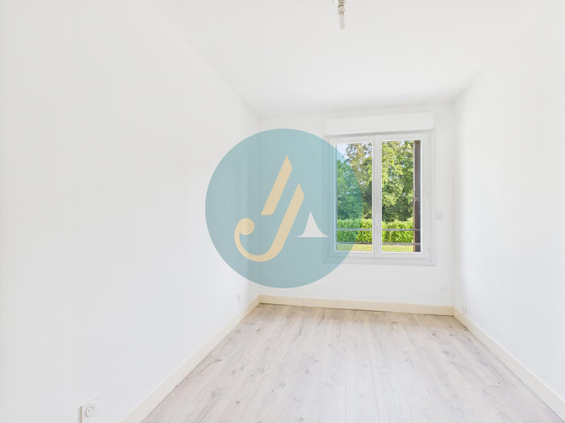 Maison - 83 m² - 5 pièces