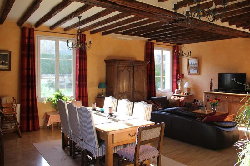 Propriété - 250 m² - 7 pièces