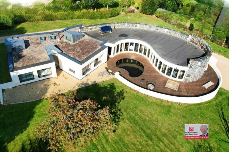 Maison - 260 m² - 8 pièces