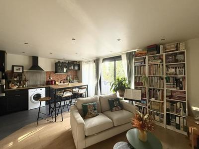 Appartement ancien - 65 m² - 3 pièces