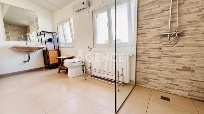 Maison - 237 m² - 6 pièces