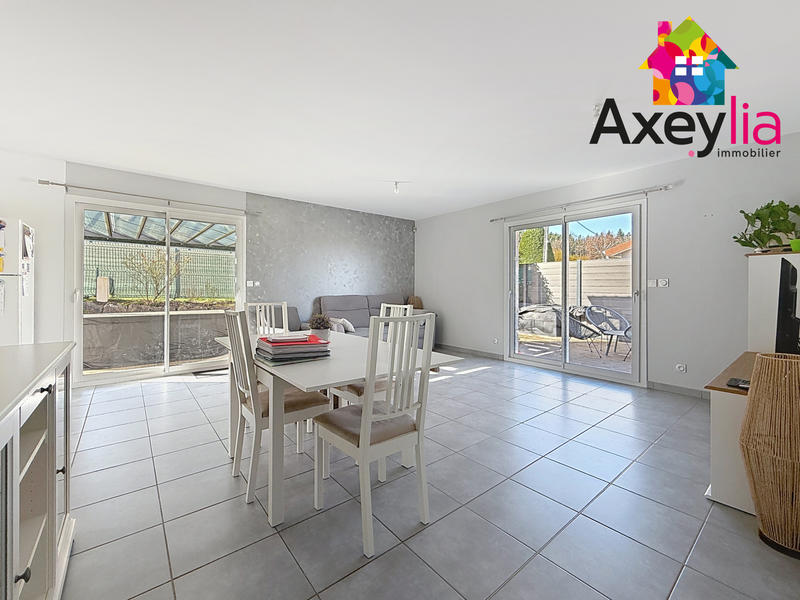 Maison - 95 m² - 5 pièces