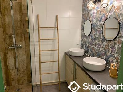 Chambre - 12 m² - 1 pièce