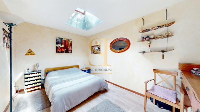 Maison - 195 m² - 9 pièces