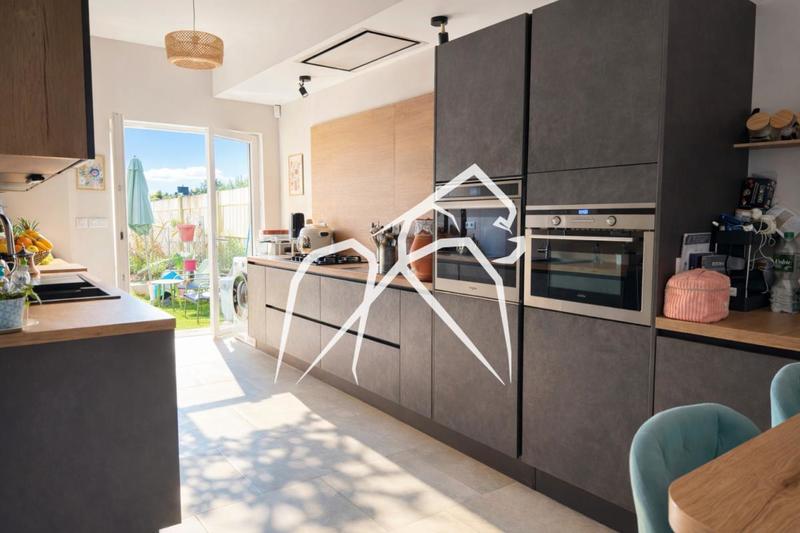 Maison ancienne - 221 m² - 8 pièces