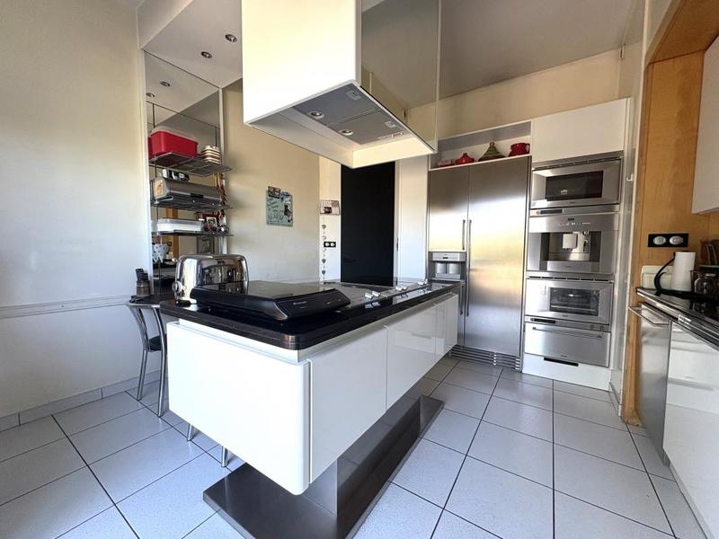 Maison - 195 m² - 7 pièces