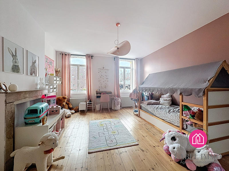 Maison - 250 m² - 10 pièces