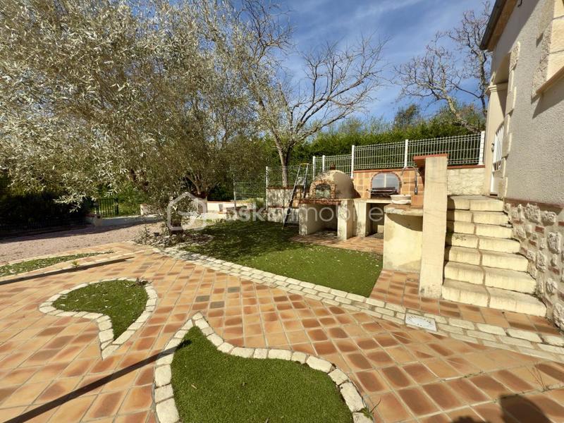 Maison traditionnelle - 218 m² - 6 pièces