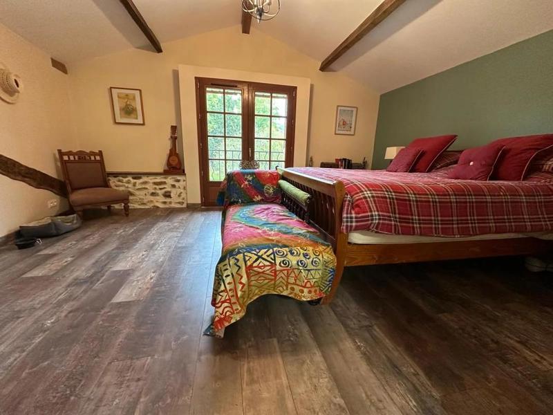 Maison en pierre - 239 m² - 8 pièces