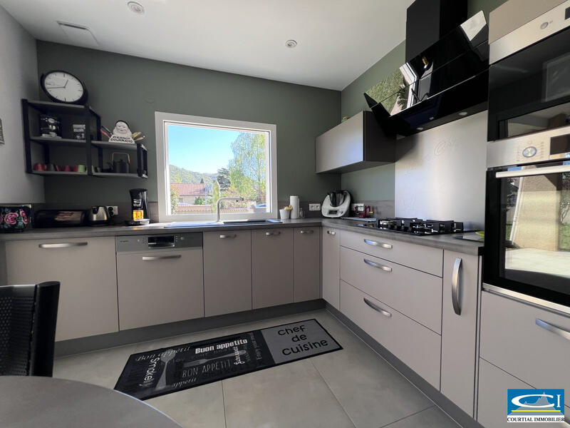 Maison - 88 m² - 4 pièces