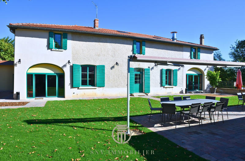 Immeuble - 495 m² - 8 pièces