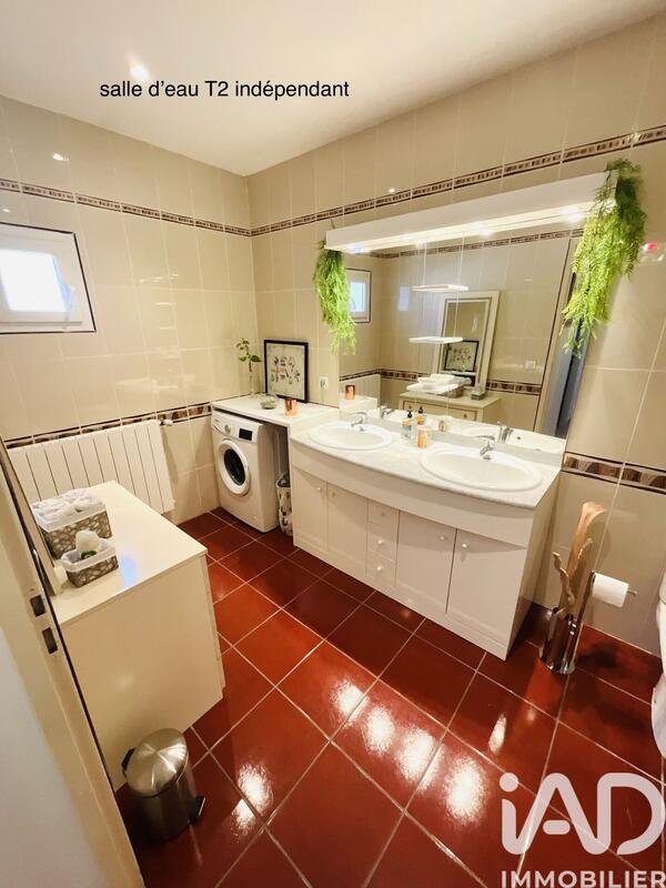 Maison - 200 m² - 7 pièces