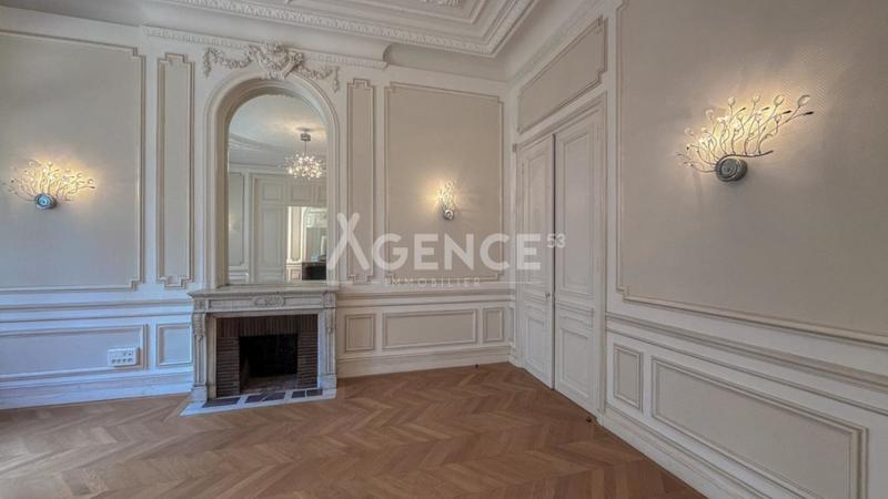 Château - 550 m² - 17 pièces