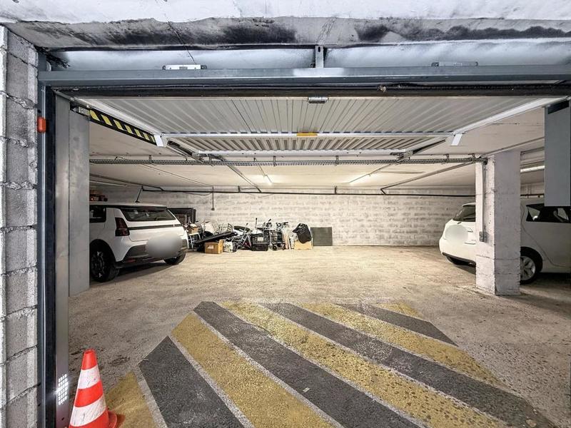 Local commercial - 588 m² - 17 pièces