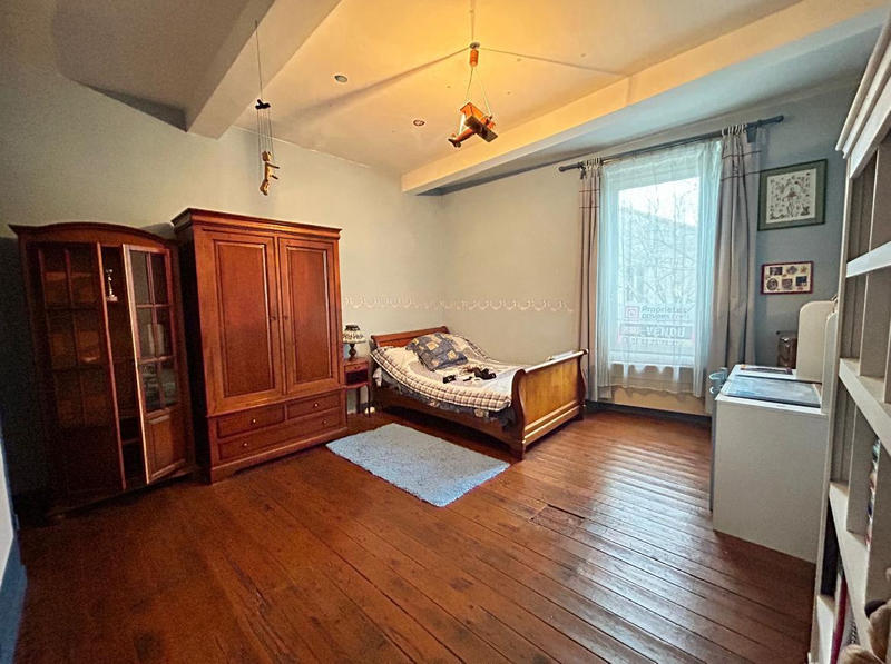 Maison - 280 m² - 8 pièces