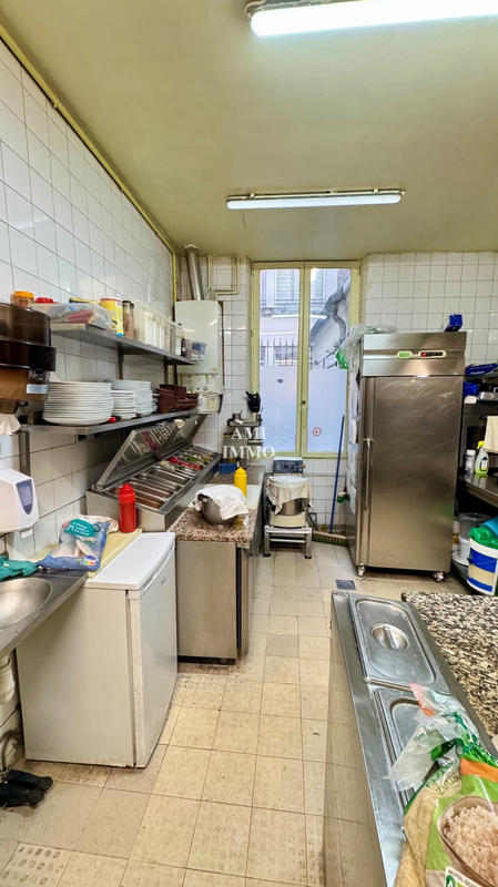 Local commercial - 100 m² - 4 pièces