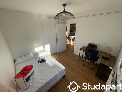 Chambre - 11 m² - 1 pièce