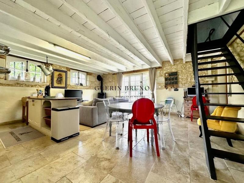 Propriété - 180 m² - 11 pièces