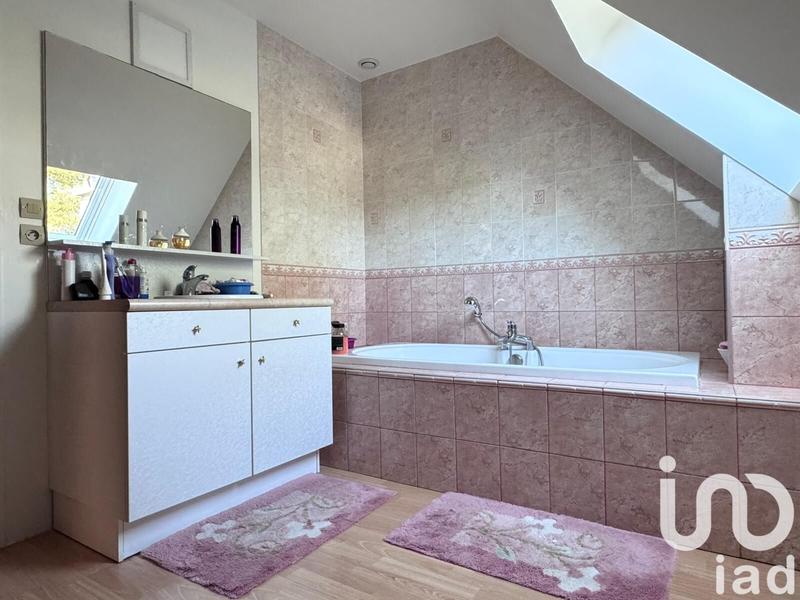 Maison - 137 m² - 6 pièces