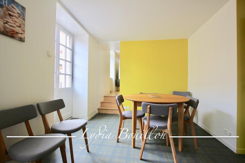 Immeuble - 247 m² - 10 pièces