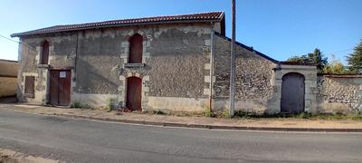 Maison ancienne - 225 m² - 3 pièces