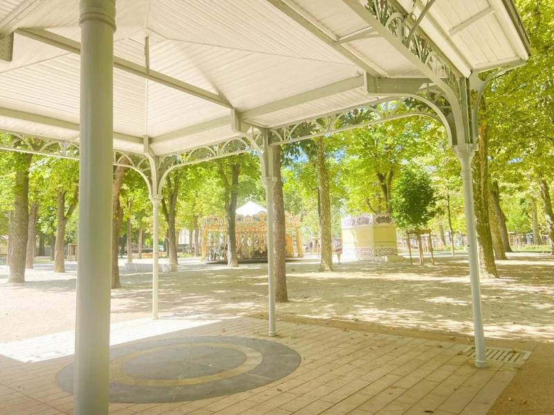 Local commercial - 246 m² - 1 pièce