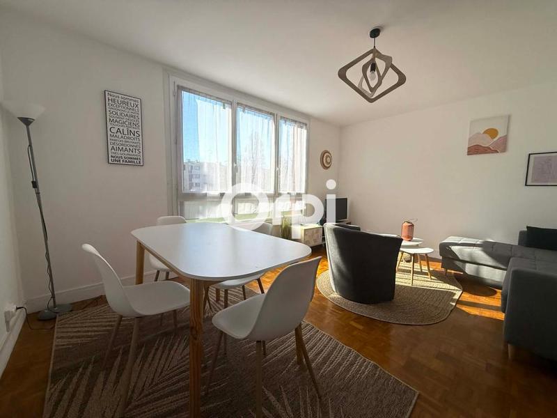 Appartement - 82 m² - 5 pièces